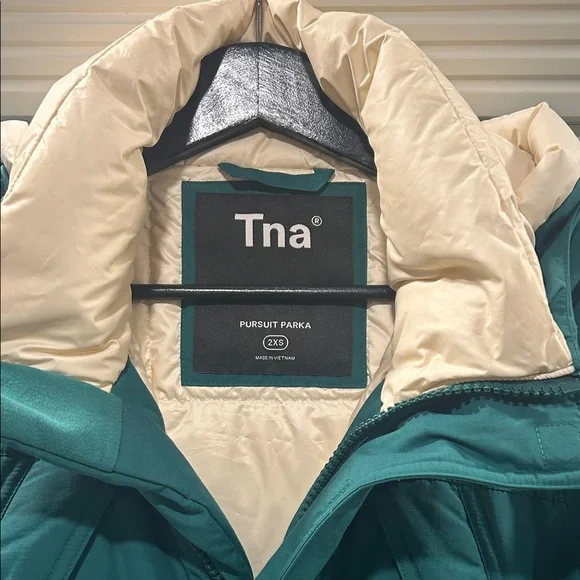 TNA Hunter-Green Pursuit Parka. Super-warm, down-filled parka, like-new - Picture 2 of 4